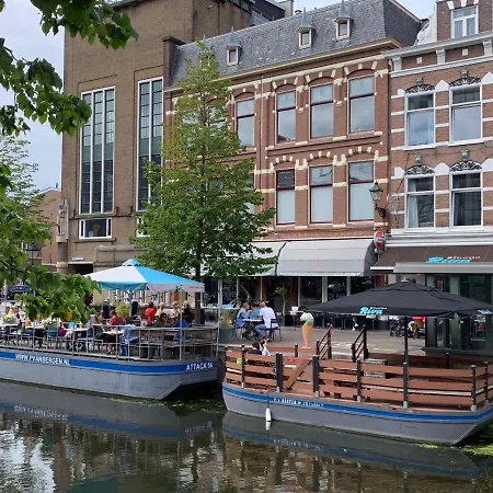 Centre With Roof Terrace And Parking With Additional Costs Apartment Den Haag