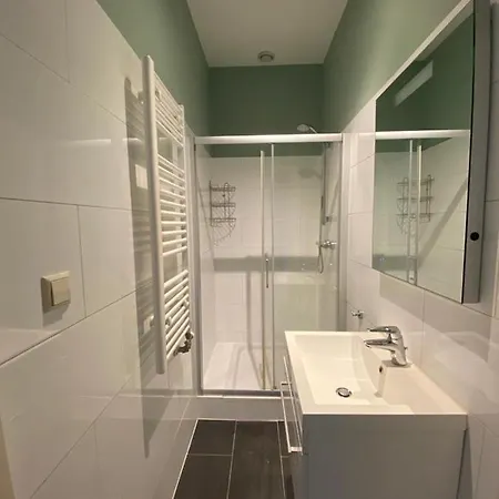 Centre With Roof Terrace And Parking With Additional Costs * 海牙