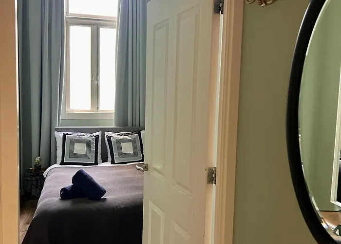 Appartement Centre With Roof Terrace And Parking With Additional Costs Den Haag